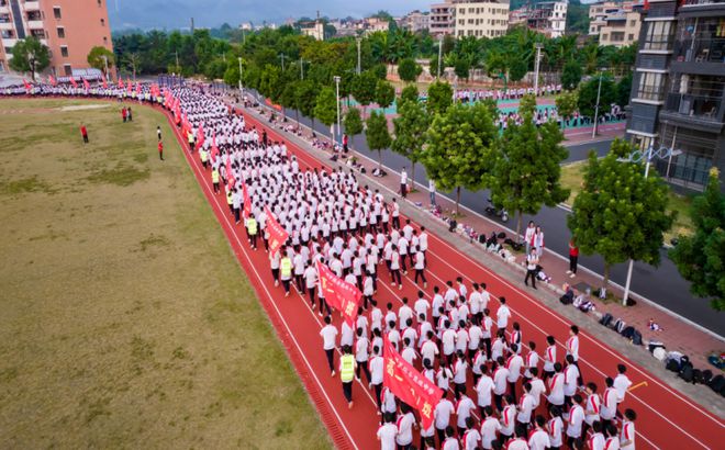 摇篮莘莘学子的梦想舞台！博罗综合高级中学j9九游真人游戏第一品牌培育时代英才的(图1)